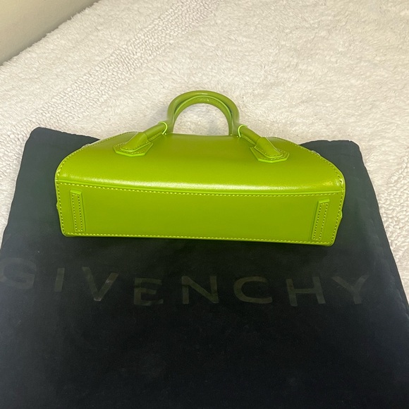 Givenchy Mini Antigona Lock Bag – Neon Green / Lime – Excellent Condition - Picture 7 of 9